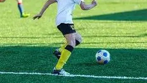 “新浪足球要闻速递丨12月18日17时最新足球资讯”